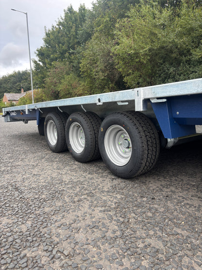 2025 Brian James CONNECT 5.5m x 2.29m