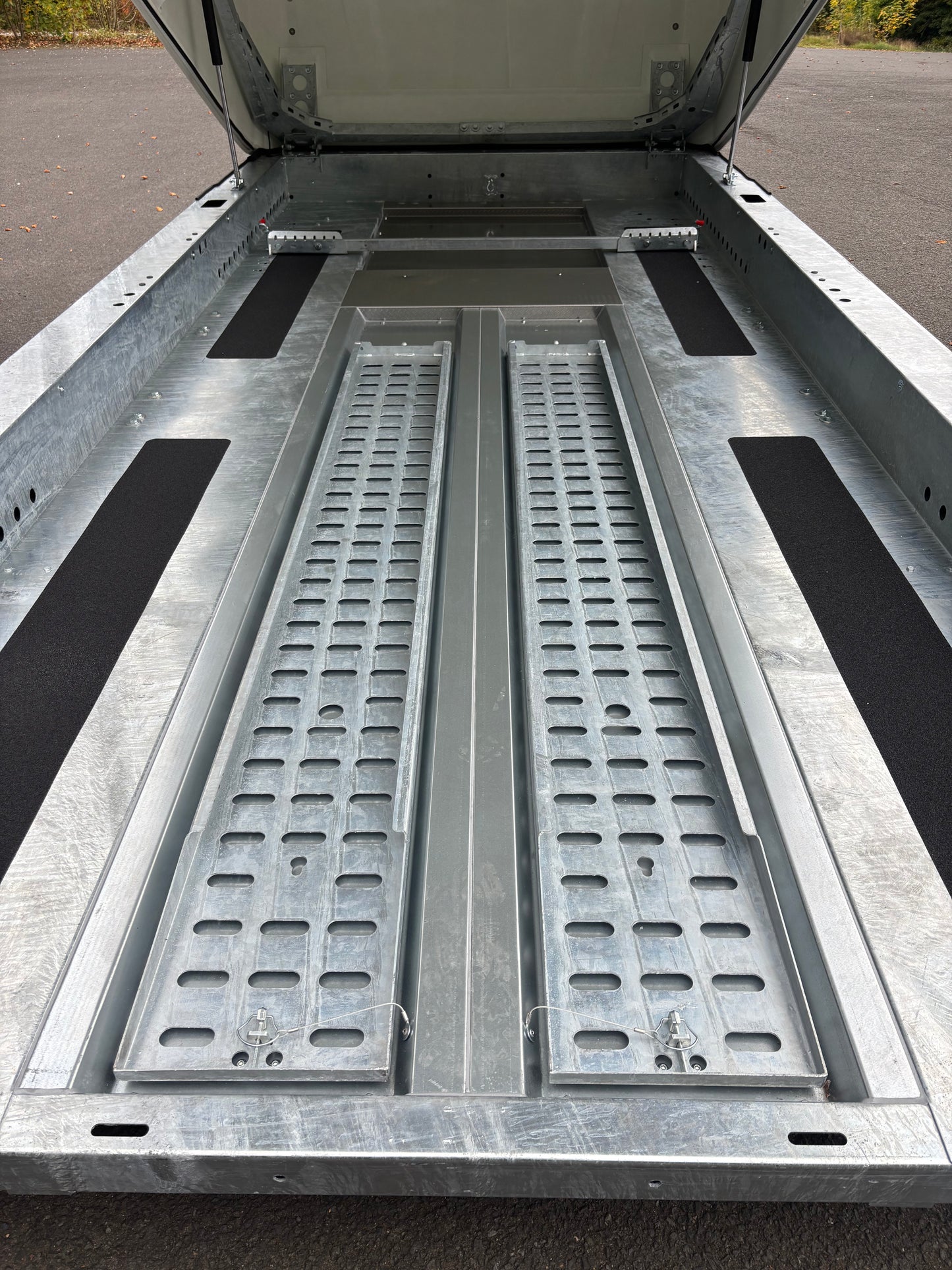 2025 Brian James RS3 Race Shuttle 3 4.7m x 1.95m